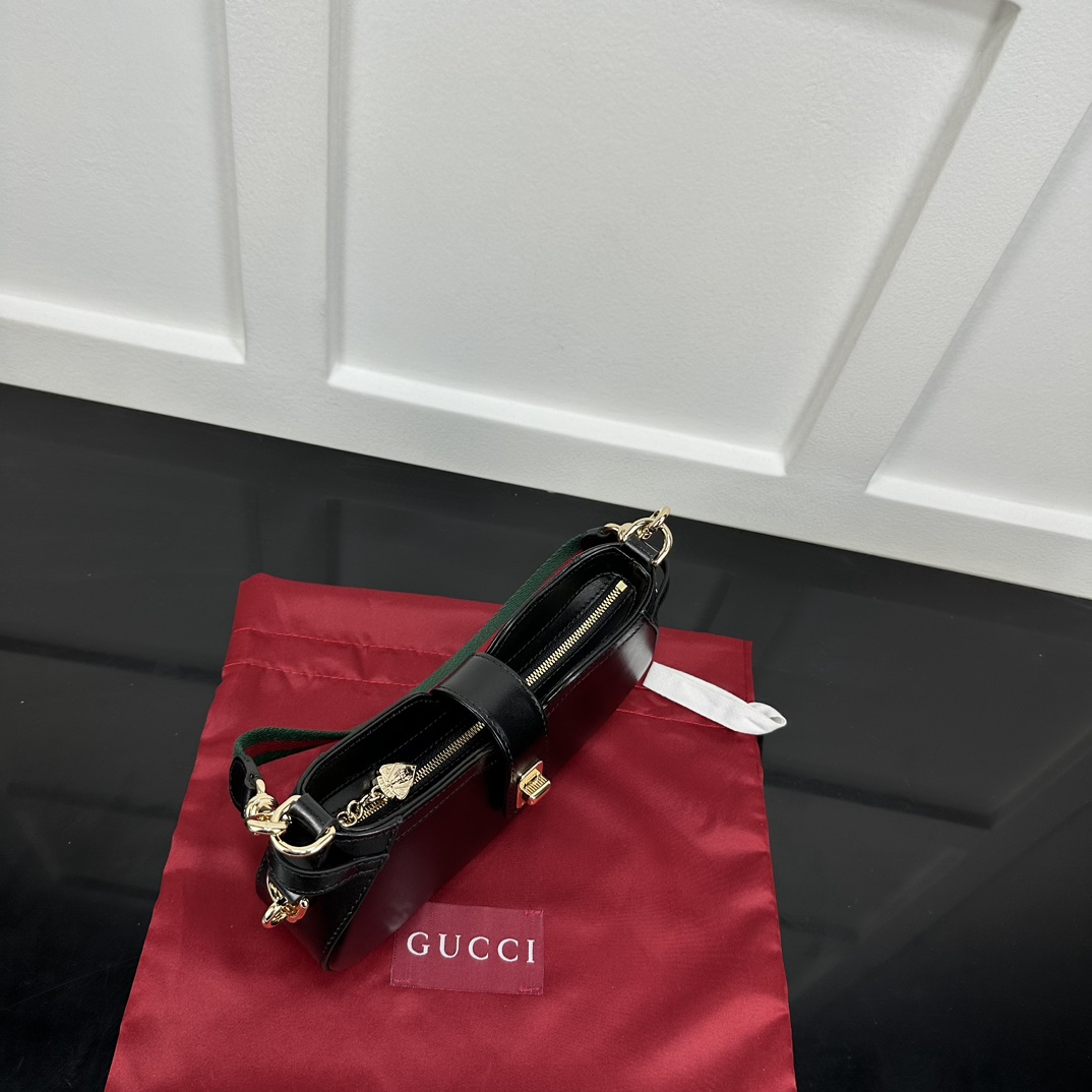 Gucci Hobo Bags